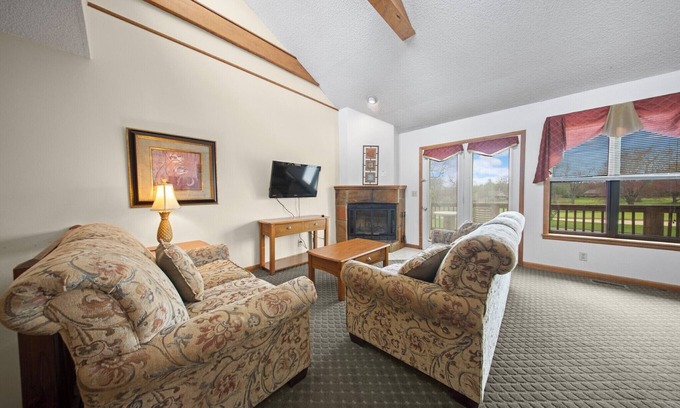 Lake Tansi Casa | 2BR Adventure Hub Near Lake Tansi