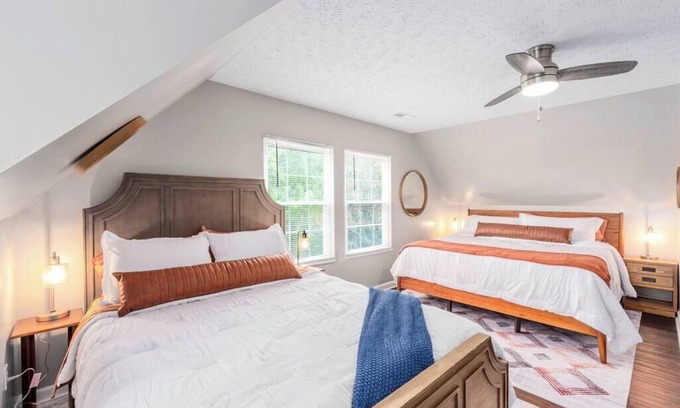 Oakley Apartamento | 2BR apartment - cute, cozy, convenient