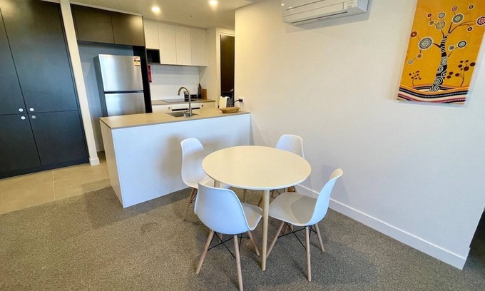 Phillip Apartamento | 2BR apartment in Phillip with indoor pool, gym, sauna and parking