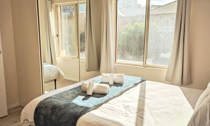 Adelaide Central Business District Apartamento | 2BR Apartment on Carrington with Car Parking