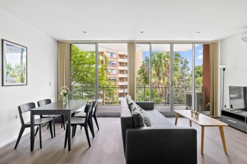 Strathfield Apartamento | 2BR Apt in Strathfield Sleeps 6