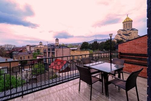Avlabari Apartamento | 2BR Apt w terrace & stunning views