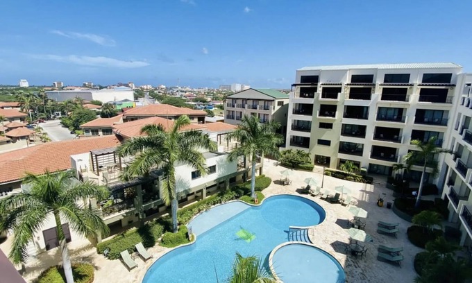 Washington Condominio | 2BR Condo 5* Location w/ AmazingViews ~ Pool ~ GYM