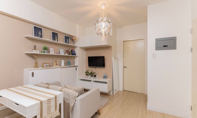 Project 4 Condominio | 2BR Condo + Balcony & WiFi @ Infina Towers near LRT