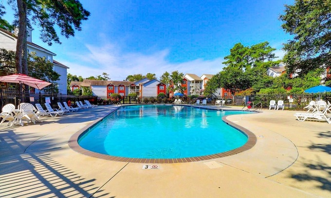 Colington Condominio | 2BR Condo w/ Pool, Tennis & 1 Mile to Beach