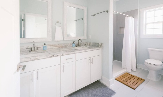 Wilmington Casa | 2BR Cozy Hideaway 10 Min from Beach + King Bed