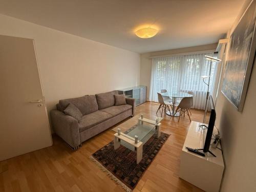District 6 Apartamento | 2BR flat in city center - Crown 2