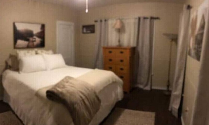 Uvalde Casa | 2BR HOME, fast WiFi, fenced yard, pet friendly