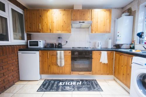 Bedford Apartamento | 2BR House Near Excel, O2, City Airport, 3 DLR Lines