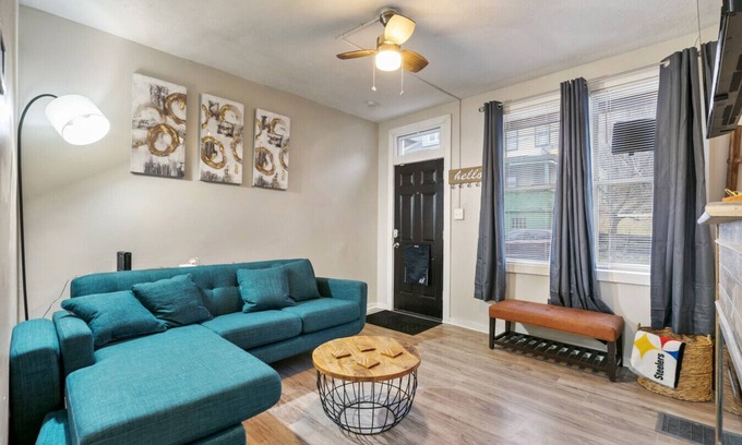 Pittsburgh Casa | 2BR in Garfield- Near Hospitals, UPitt & Good Eats