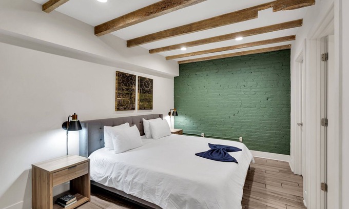 Faubourg Marigny Hotel | 2BR in the French Quarter & steps to Frenchmen