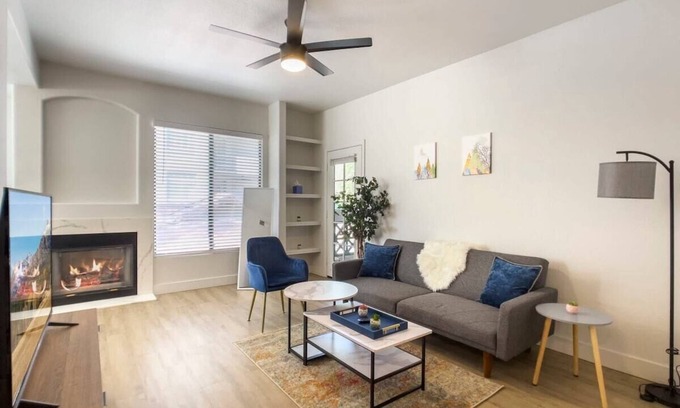Kierland Apartamento | 2BR Kierland Commons Golf Oasis by CozySuites!