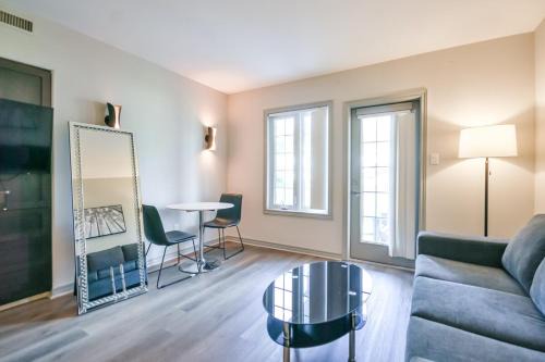 Oro-Medonte Apartamento | 2BR King Suite Pool Sauna Heated Pool