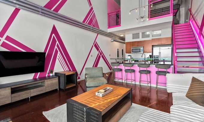 Atlantic Station Area Apartamento | 2BR Loft Steps from Shops & Eats