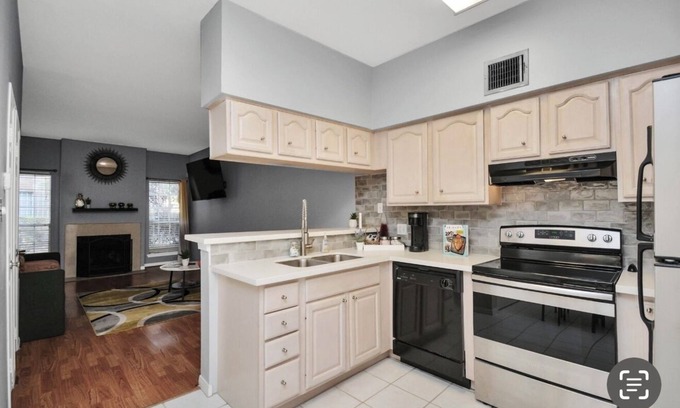 Astrodome Apartamento | 2BR Med NRG UH DT Galleria MDA Zoo Pool KgBDS 4KTV