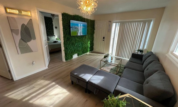 Woodburn Casa | 2BR Modern Home - Near WVU, Hospitals & Stadium