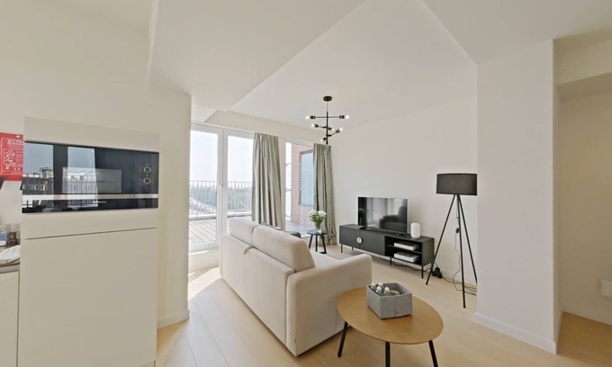 Plasky Apartamento | 2BR NATO & EU Apartment - FreeLuggage Room
