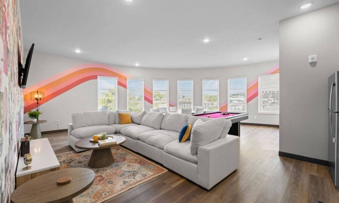 South Nashville Apartamento | 2BR Penthouse in Nashville`s Heart - Free Parking
