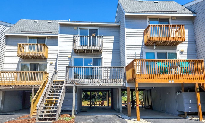 Sea Acres Casa | 2BR | Pool | Deck | Tennis | W/D