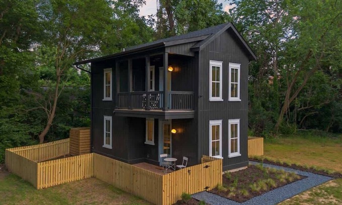 Durham Casa | 2BR Urban Retreat w/ Deck, Near Downtown Durham