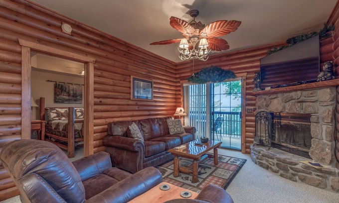 Indian Point Condominio | 2BR Village At Indian Point 608 near SDC-Free Tickets Daily up to $500 Value
