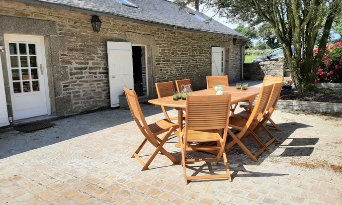 Concarneau Casa | 2km from the beach, charming family house totally refurbished in private area