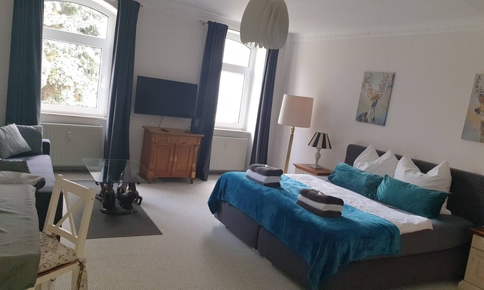 Seehausen Apartamento | 2min from the lake, modern apartment 58 sqm / 12 km from Motorsportarena Oschersleben