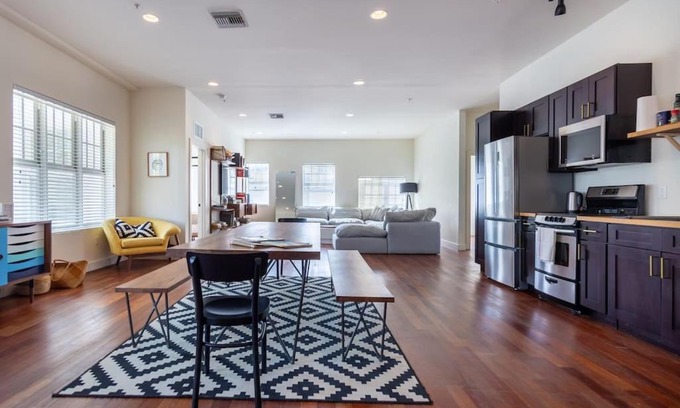 South Pointe Apartamento | 2min WALK 2 Beach 4beds 2 Baths Pet OK