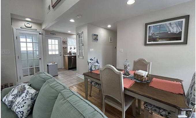 Cape May - Wildwood Apartamento | 2nd Floor 2BR in Wildwood Crest