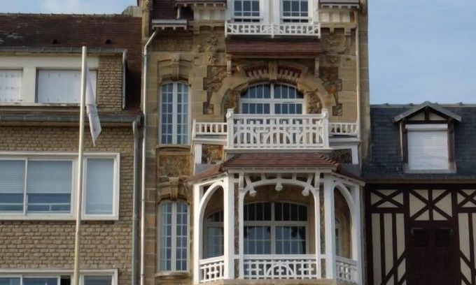 Saint-Regnobert-de-la-Cote-de-Nacre Apartamento | 2do piso Frente al mar Villa La Loggia 1901
