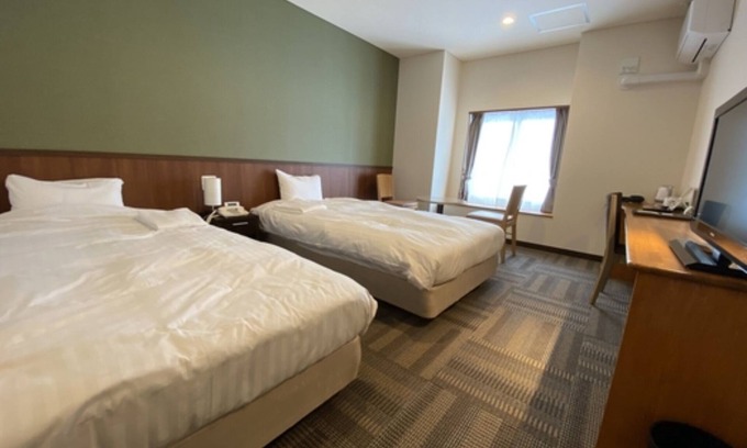 Fukagawa Hotel | 2nd floor large twin room only new type 2nd fl / Fukagawa Hokkaidō