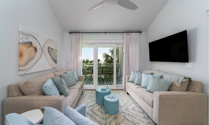 Seabrook Island Casa | 2nd Floor, Updated, Ocean View Atrium! Amenity Cards! Dog Welcome!