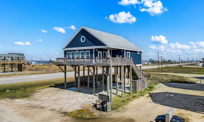 Gilchrist Casa | 2nd Row at Crystal Beach