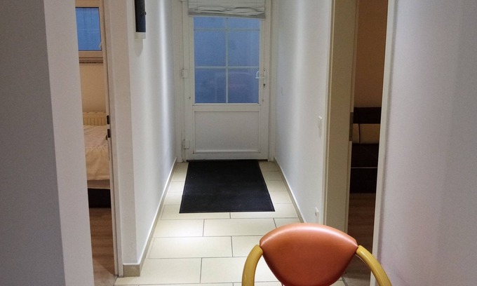 Floersheim Apartamento | Apartamento de 2 habitaciones Souttrain Flörsheim cerca del aeropuerto de Frankfurt Opel City