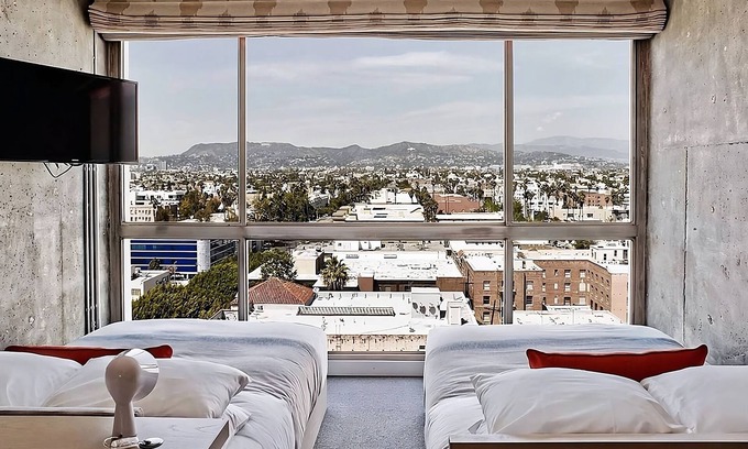 Wilshire Center Casa | 2x Hollywood Hills View Double Double Rooms at The LINE Hotel Los Angeles, Pool!