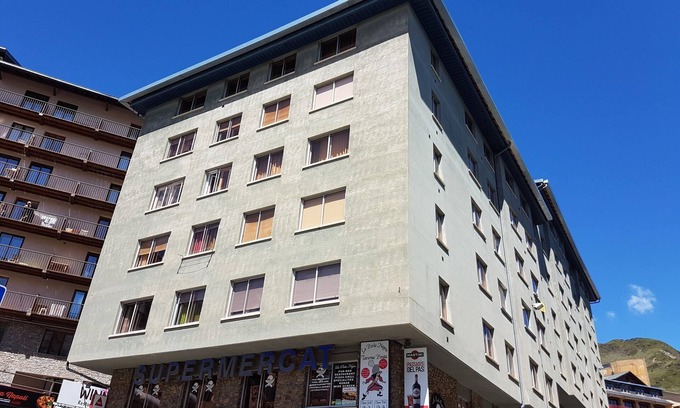 Pas de la Casa Apartamento | estudio para 3 personas, (36m2), con vista a la calle y a 150 mts de las pistas 1 cuarto