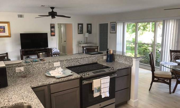 South Patrick Shores Casa | 3/2 Beach House Sleeps 6 - ¡Camina hasta la playa!