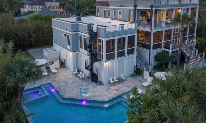 Charleston County Casa | 💖3 53rd Ave~ Stunning Ocean Views, Pool, Hot Tub, Elevator, Mother-in-law Suite💖
