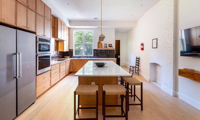 Upper Manhattan Casa | 3.8 Million Dollar Brownstone | Newly Renovated