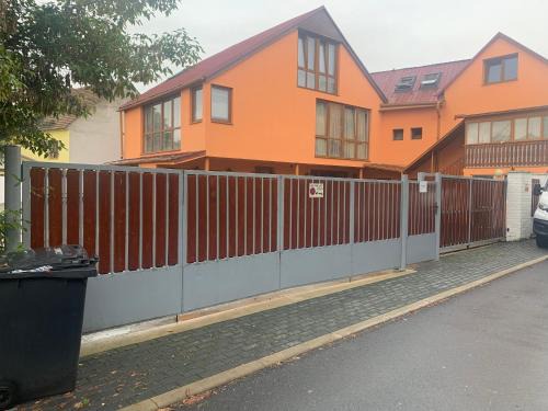 Lahovice Apartamento | 3 Apartments in 1 location