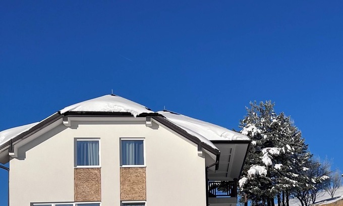 Zlatibor Casa | 3 apartments, located at the same floor. 4-bedroom house close to Uvac meanders.