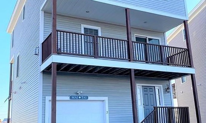 Salisbury Beach Casa | 3-bd/3-bth, short walk to Salisbury beach and center - Winter Rentals Available