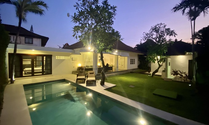 Laksmana Villa | VILLA DE 3 DORMITORIOS | 400m DE LA PLAYA / KUDETA / SEMINYAK CUADRADO | TRANQUILO Y SEGURO