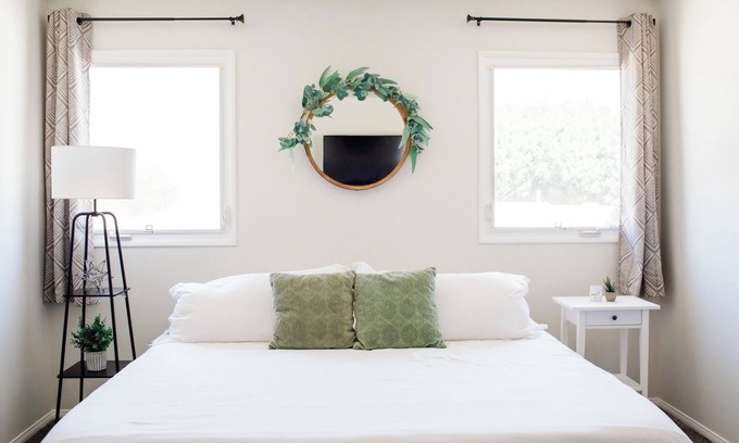 Coastal San Pedro Casa | 3 BD w 2 Ensuite Baths / Garage / AC