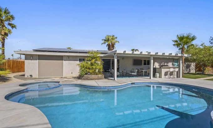 Racquet Club South Casa | 3 BDR Desert Oasis in the Heart of Palm Springs!