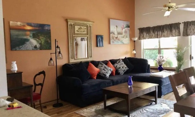 Las Cruces Casa | 3 bdrm 2 bath quiet, cheerful, and snug abode!