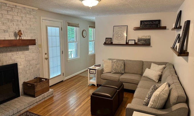 Oak Ridge Apartamento | 3 Bdrm in Oak Ridge. High Point, Greensboro, W.S