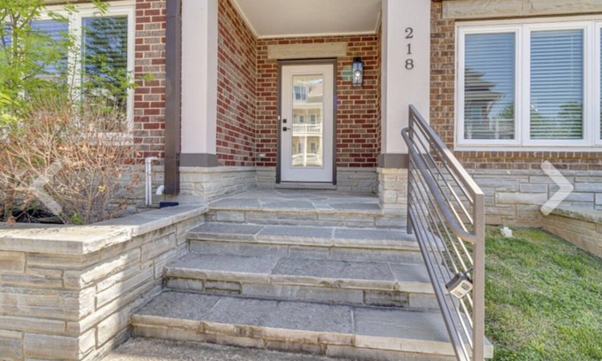 Lakewood Casa | 3-bdrm Nashville townhome - steps to lake & 20 min to Downtown Nashville