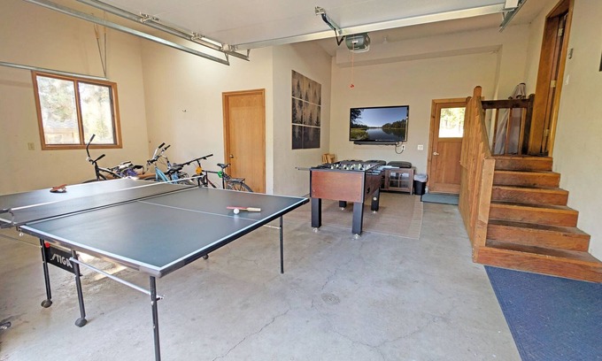 Deer Park Casa | 3 Bed, 2 Bath, Hot Tub, Recreation Passes - Tan Oak 2