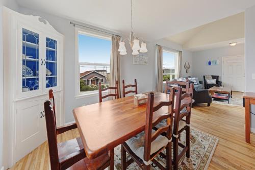Newport Casa | 3 Bed 2 Bath Vacation home in Newport